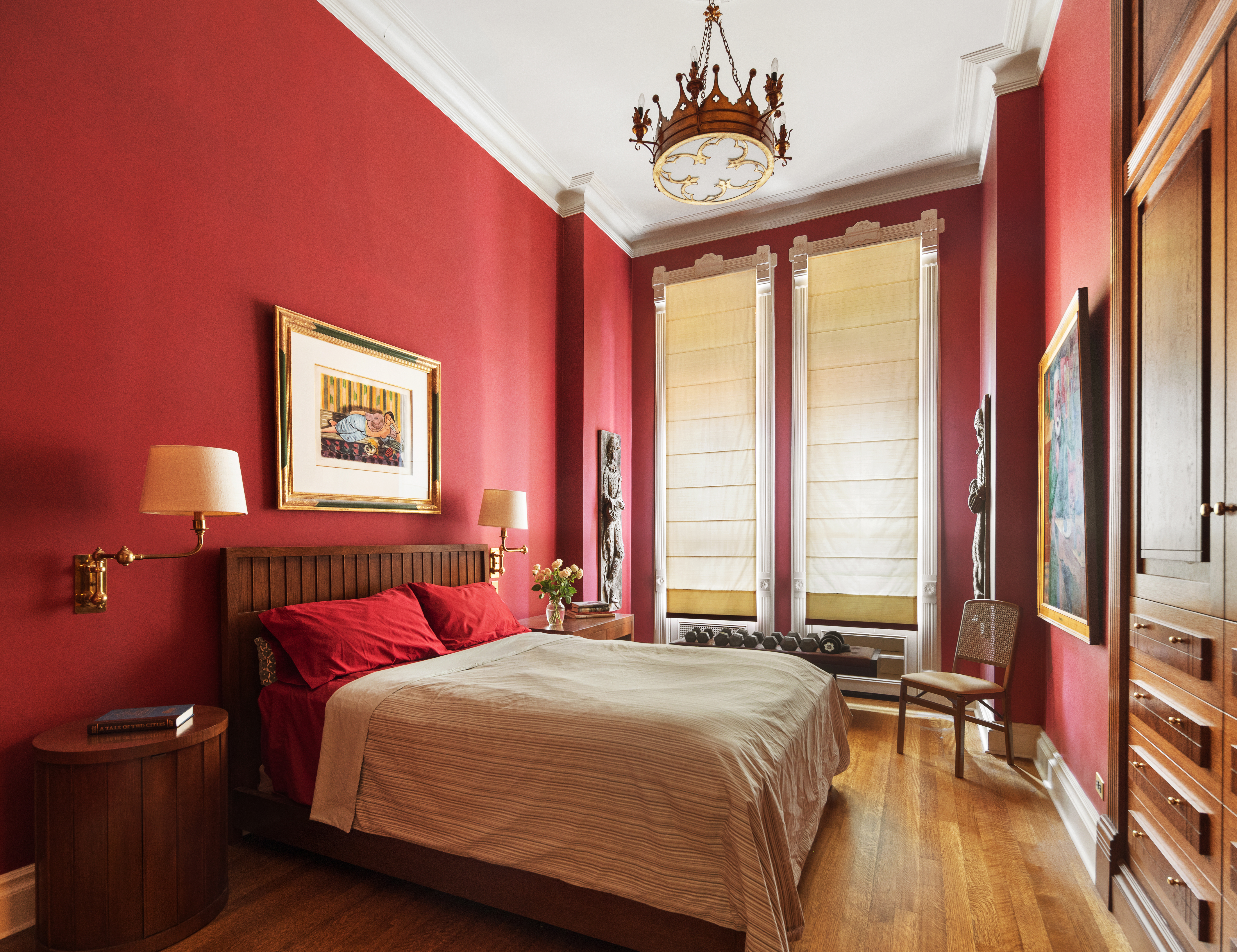 34 Gramercy Park East, Unit MAF Manhattan, NY 10010 - Photo 6 of 17 a bedroom with a large bed and a window