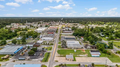 $400,000 | 697 West Cherry Street, Jesup, GA 31545