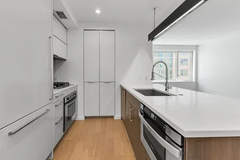 $1,070,000 | 34 North 7th Street, Unit 5D | Williamsburg
