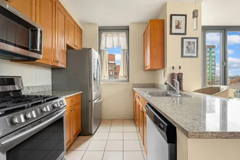 $1,450,000 | 425 Main Street | Roosevelt Island