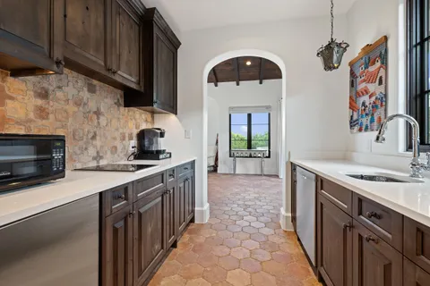 $11,900,000 | 6001 Krause Lane, Austin, TX 78738