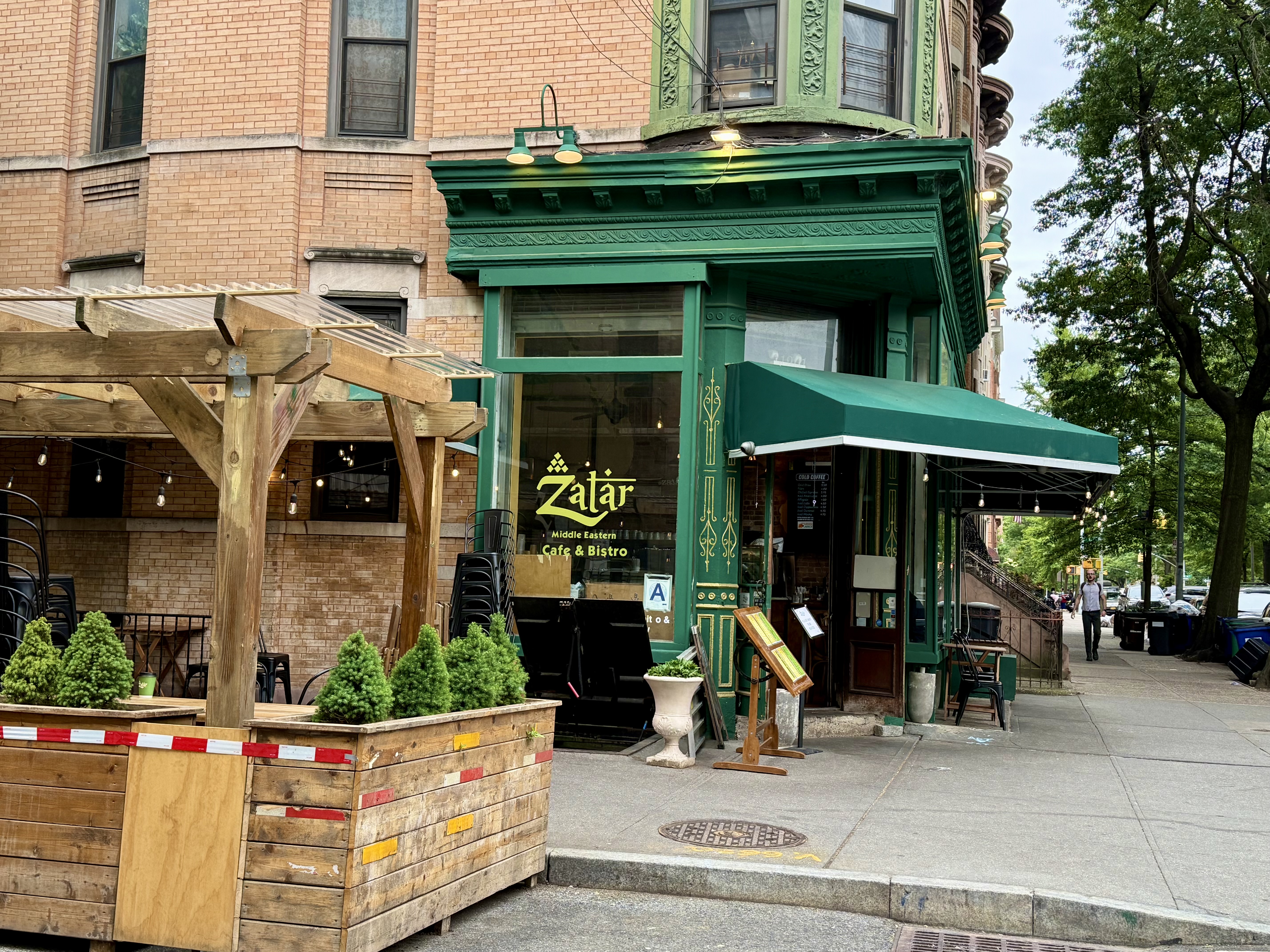 491 12th Street, Unit 2 Brooklyn, NY 11215 - Photo 17 of 21 a view of a cafe with sitting area