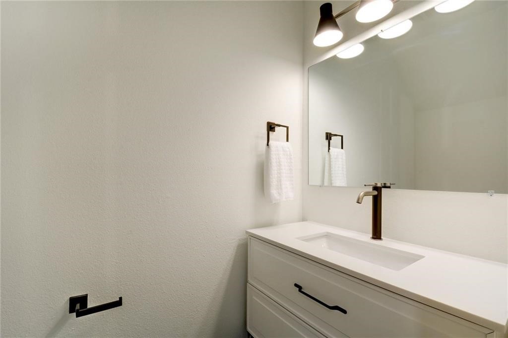 1409 Camp Craft Road, Unit C Austin, TX 78746 - Photo 14 of 19 Gallery Image 14