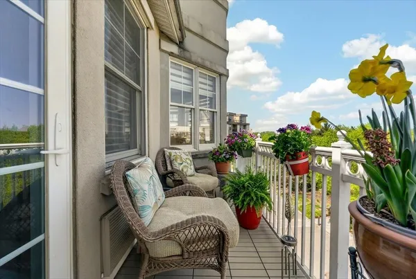 $625,000 | 15 Freedom Way, Unit 409, Jersey City, NJ 07305