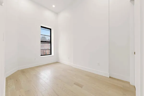 $8,995 | 234 Flatbush Avenue, Unit 3 | Park Slope