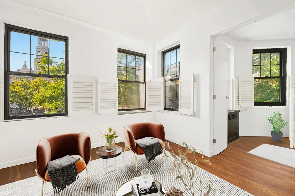 $2,395,000 | 290 6th Avenue, Unit 2KL | Greenwich Village