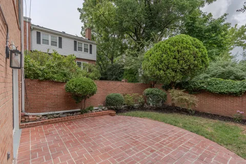 $830,000 | 3726 12th Street South, Arlington, VA 22204