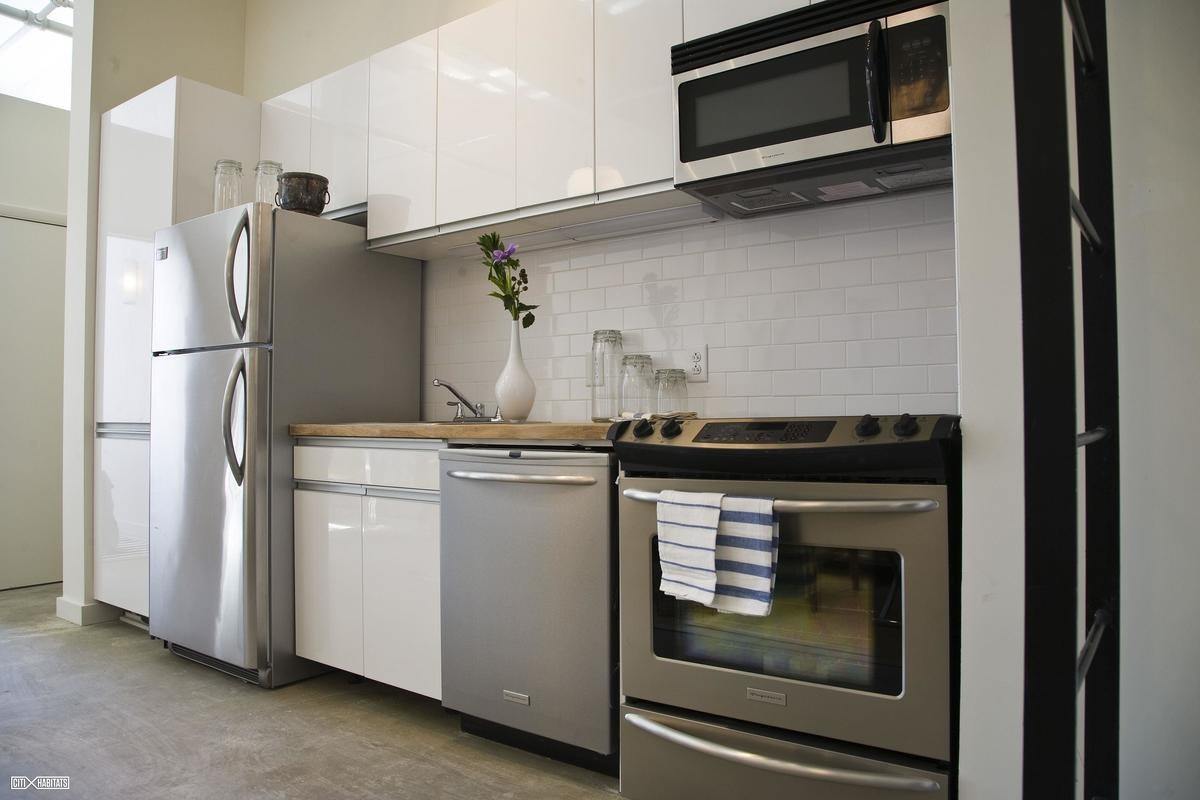 44 Berry Street, Unit 4J Brooklyn, NY 11249 - Photo 3 of 10