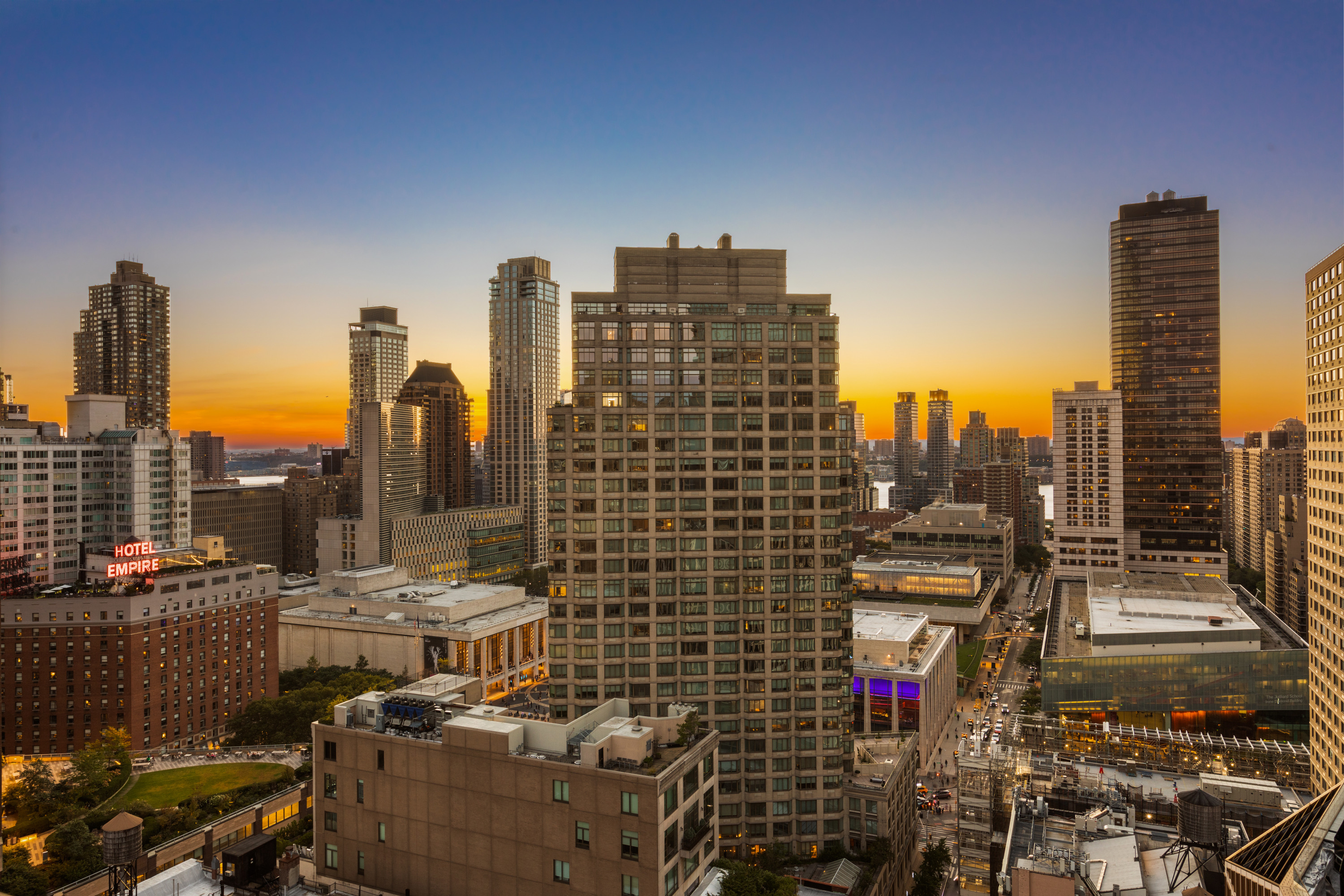 10 West 66th Street, Unit 29E Manhattan, NY 10023 - Photo 22 of 39 a city view