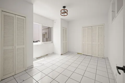$425,000 | 1130 Venetian Way, Unit 1D, Miami Beach, FL 33139