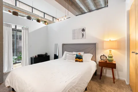 $240,000 | 1645 West Ogden Avenue, Unit 438, Chicago, IL 60612