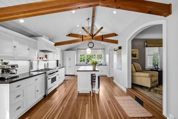 $3,050,000 | 4011 East 3rd Avenue, Napa, CA 94558