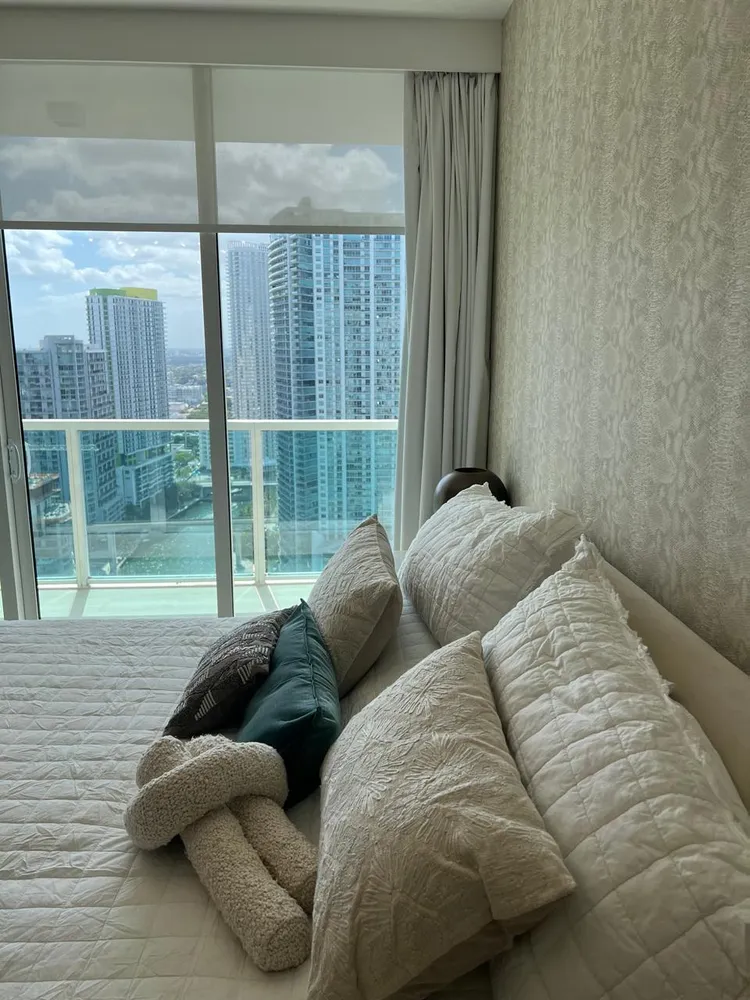 Contact Agent | 31 Southeast 5th Street, Miami, FL 33131