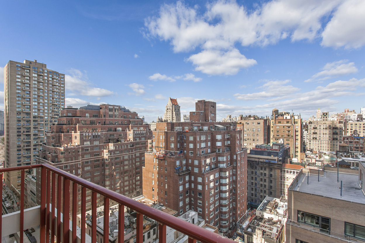 40 East 61st Street, Unit 16B Manhattan, NY 10065 - Photo 3 of 9