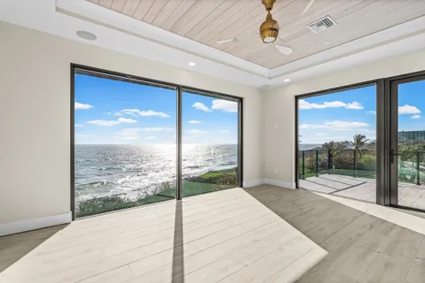 $3,950,000 | 422 South Ocean Drive, Hutchinson Island, FL 34949