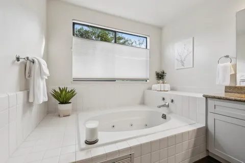 $1,395,000 | 5 Creekside Drive, San Rafael, CA 94903