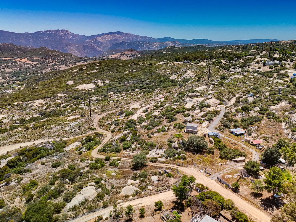 21038 Fog Ridge Alpine, CA 91901 - Photo 5 of 23