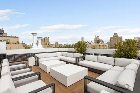 $2,750,000 | 8 East 83rd Street, Unit 5A | Upper East Side