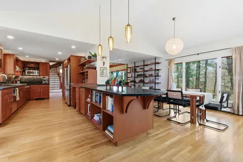 Contact Agent | 30 Volunteer Way, Lexington, MA 02420