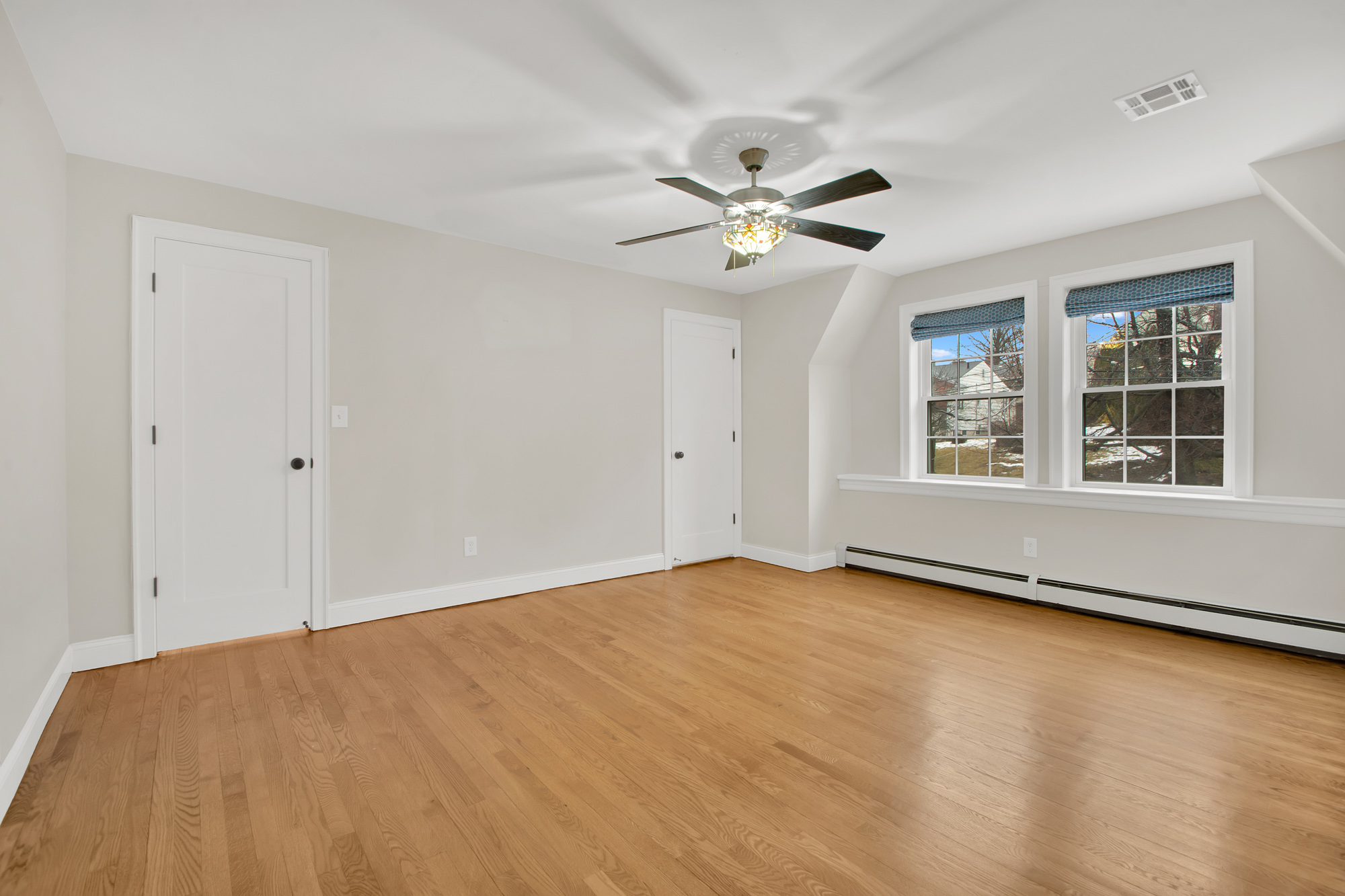 11 Nixon Avenue Staten Island, NY 10304 - Photo 19 of 29 a view of an empty room with a window