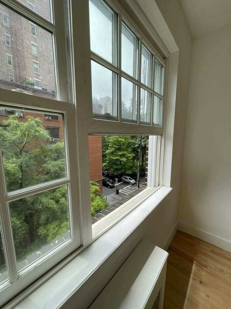 39 A Gramercy Park North, Unit 5B Manhattan, NY 10010 - Photo 3 of 5