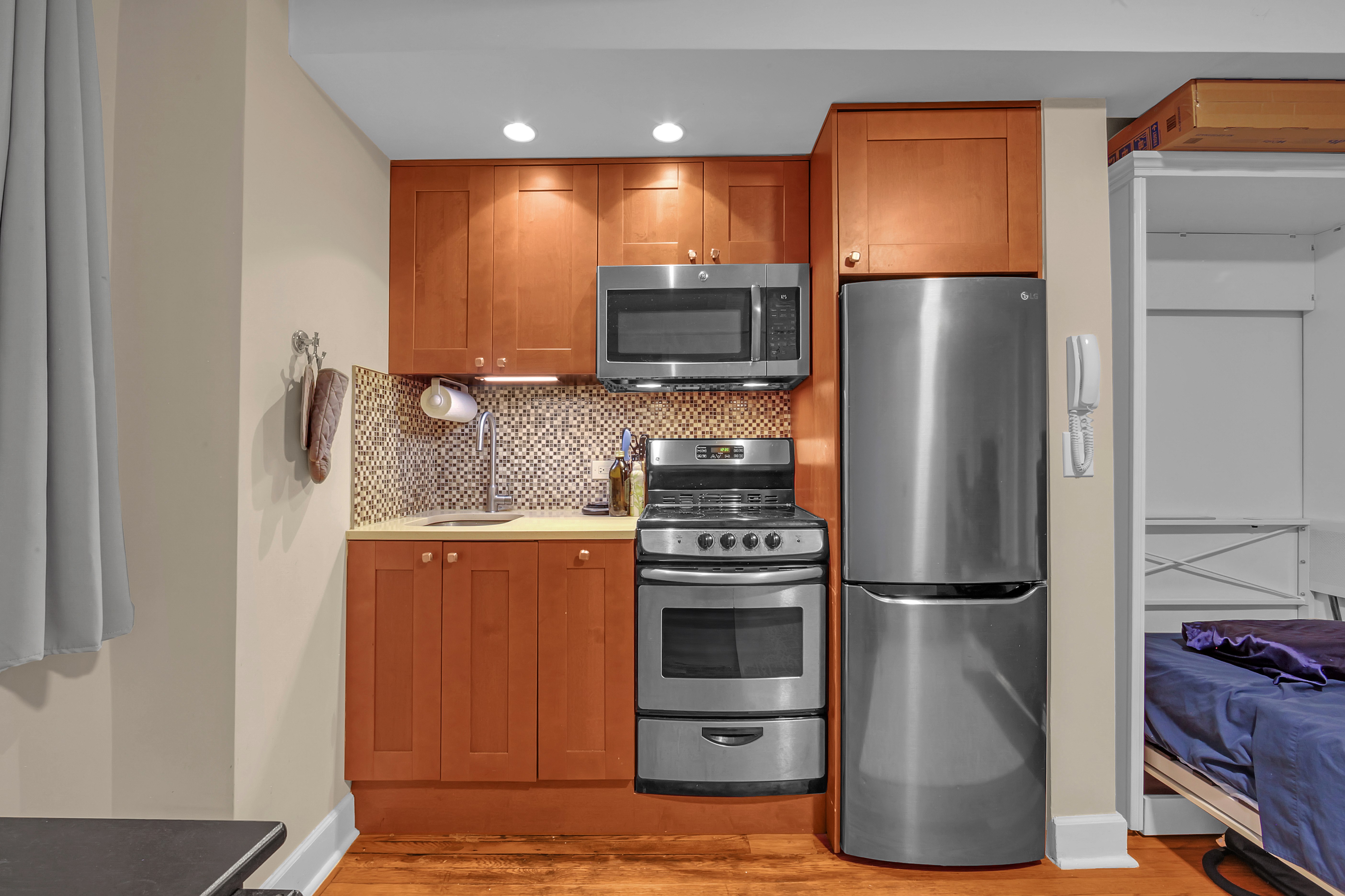 314 East 41st Street, Unit 306B Manhattan, NY 10017 - Photo 4 of 9 Gallery Image 4