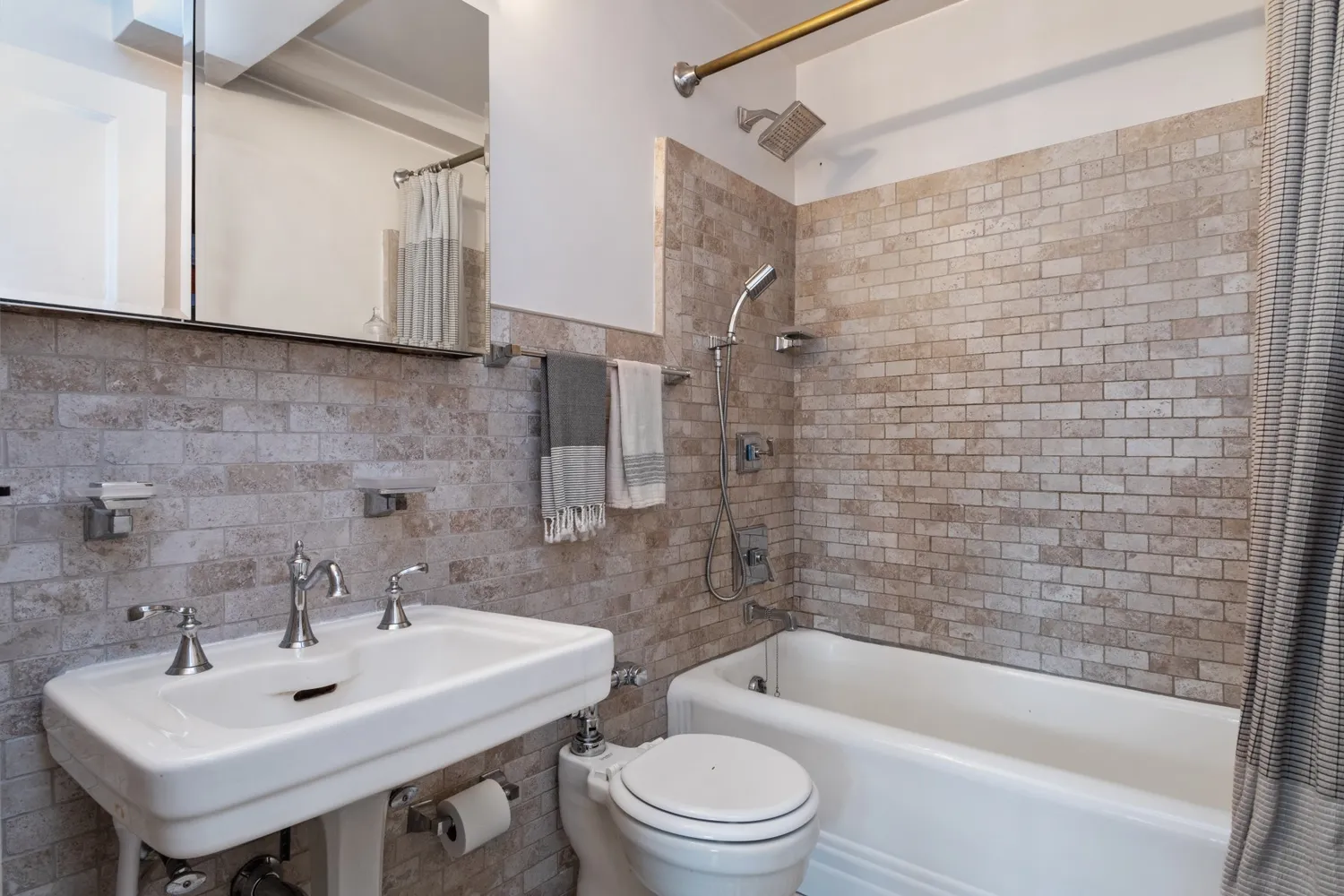 $8,500 | 302 West 12th Street, Unit 4C | West Village