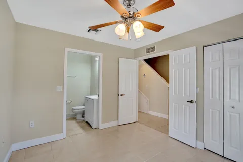 $575,000 | 1033 Northeast 17th Way, Unit 1201, Fort Lauderdale, FL 33304