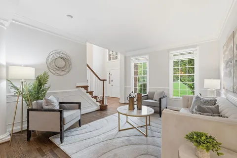 $1,800,000 | 1283 Cobble Pond Way, Vienna, VA 22182