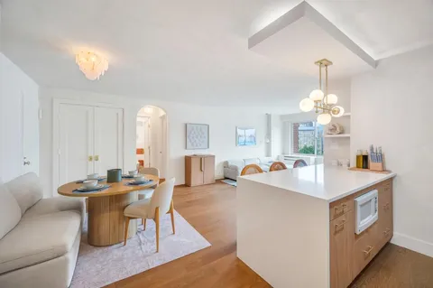 $1,850,000 | 175 West 12th Street, Unit 5E | West Village