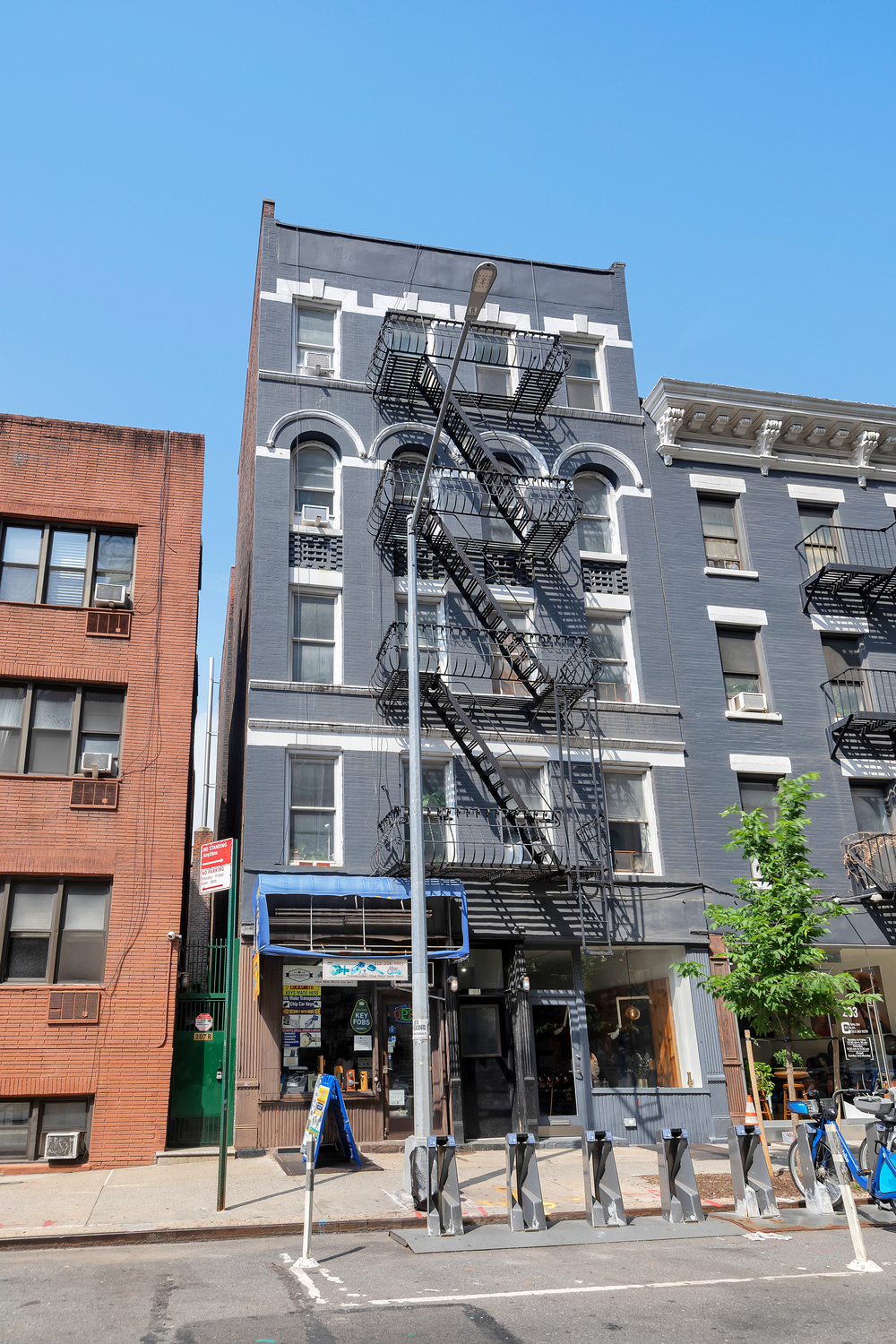 205 West 20th Street, Unit 2W Manhattan, NY 10011 - Photo 5 of 5 a front view of a building