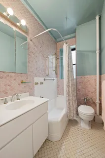 $2,195,000 | 176 West 87th Street, Unit 2B | Upper West Side