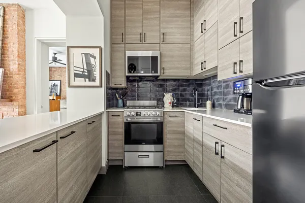 $1,300,000 | 360 West 21st Street, Unit 2DE | Chelsea