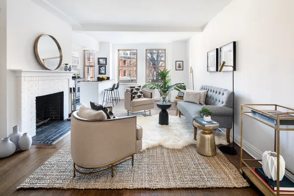 $8,995 | 302 West 12th Street, Unit 2B | West Village