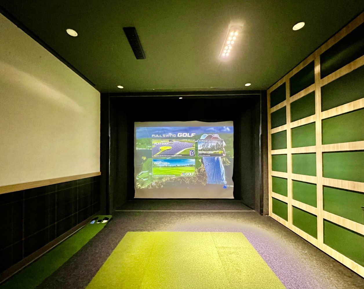 46-30 Center Boulevard, Unit 1209 Queens, NY 11109 - Photo 17 of 26 a view of a projector room with projector and screen