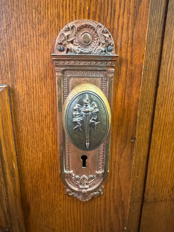 a view of entryway with a front door