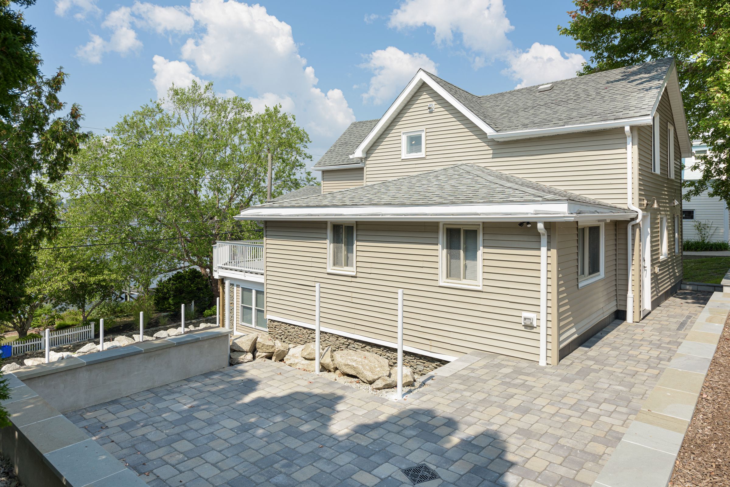 286 Riverside Drive Tiverton, RI 02878 - Photo 10 of 75