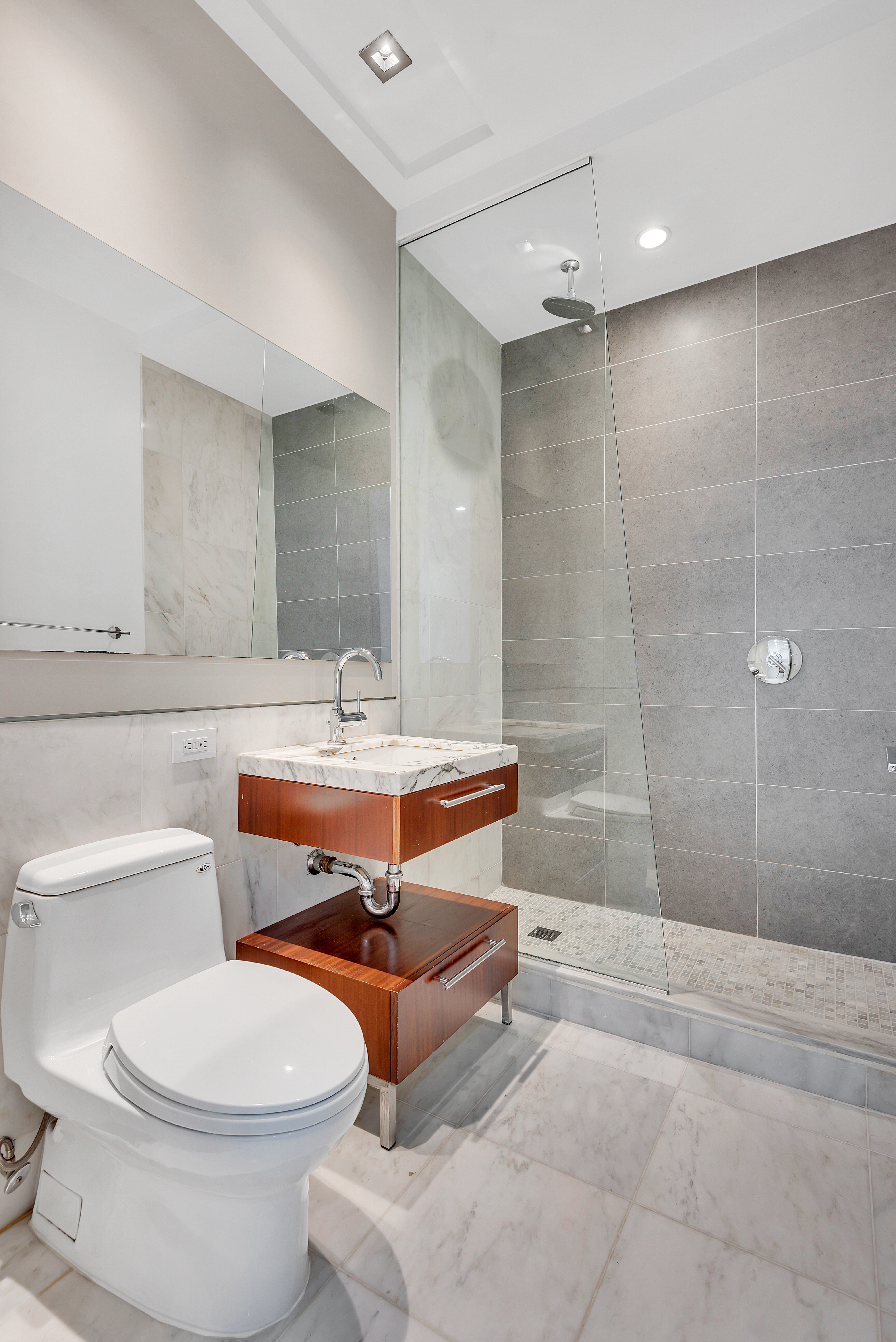 2-17 51st Avenue, Unit 215 Queens, NY 11101 - Photo 6 of 16