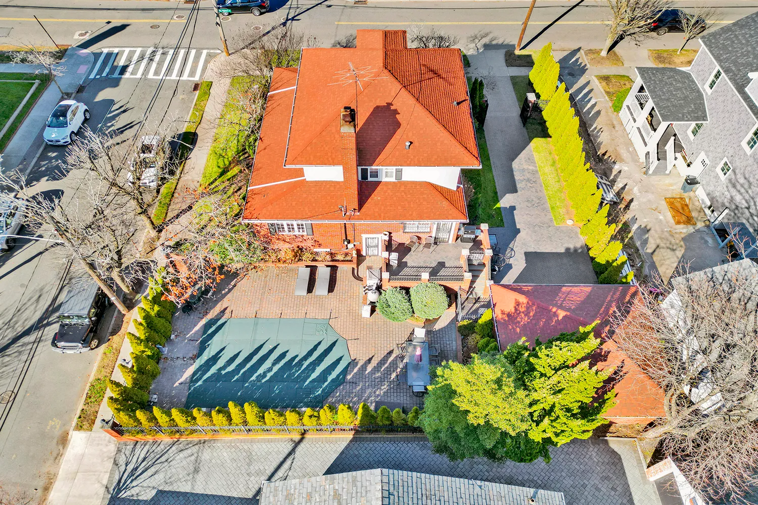 a car parked in front of a building