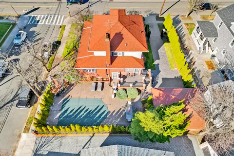 $2,000,000 | 142-15 Newport Avenue | Neponsit