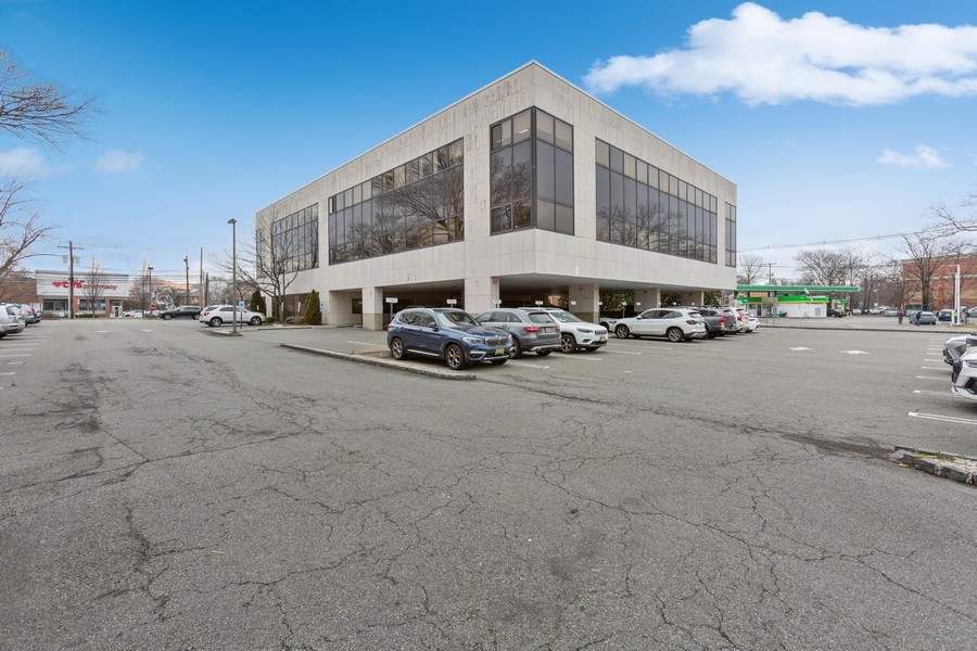 155 Morris Avenue Springfield, NJ 07081 - Photo 7 of 18