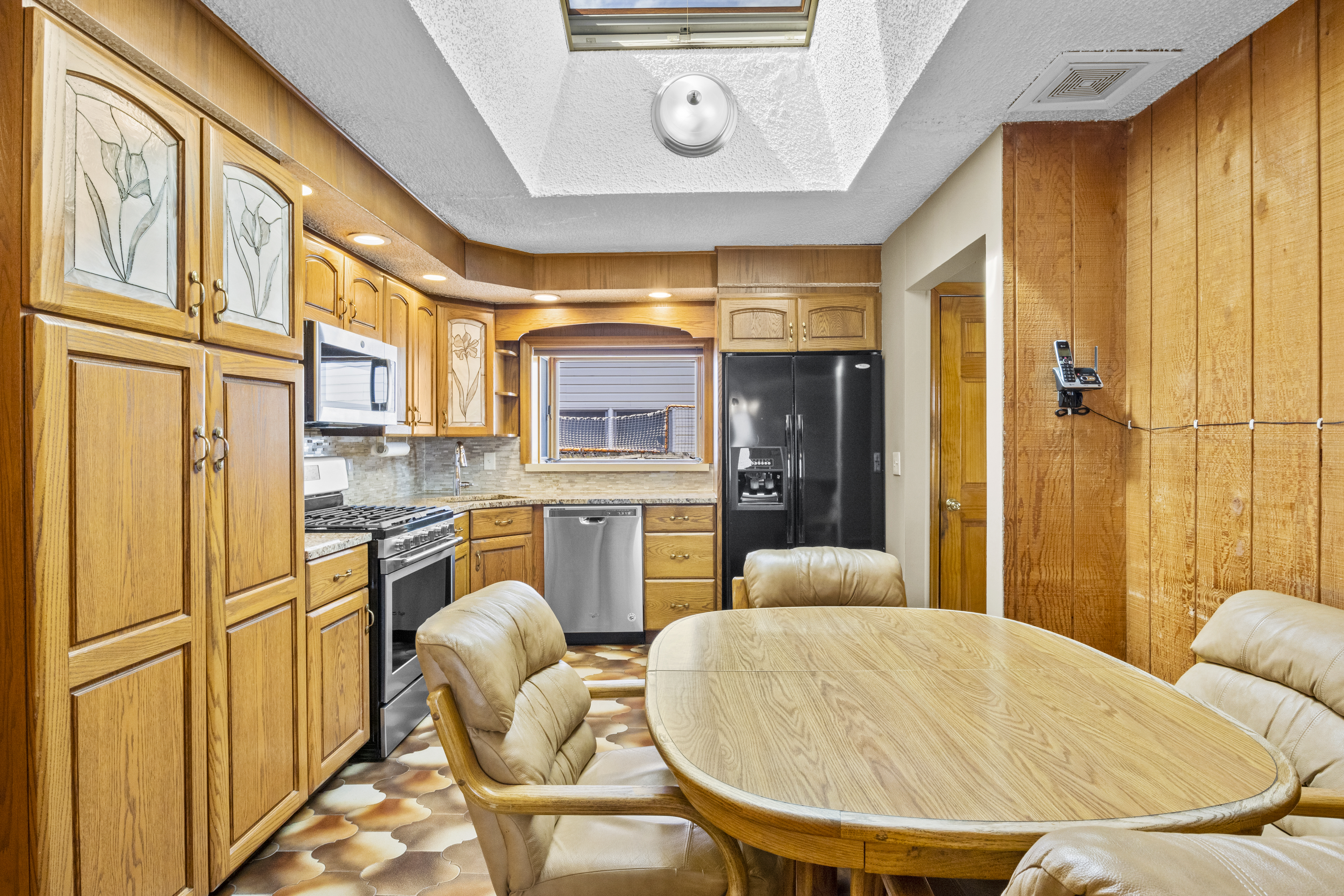 114 Greencroft Avenue Staten Island, NY 10308 - Photo 13 of 30