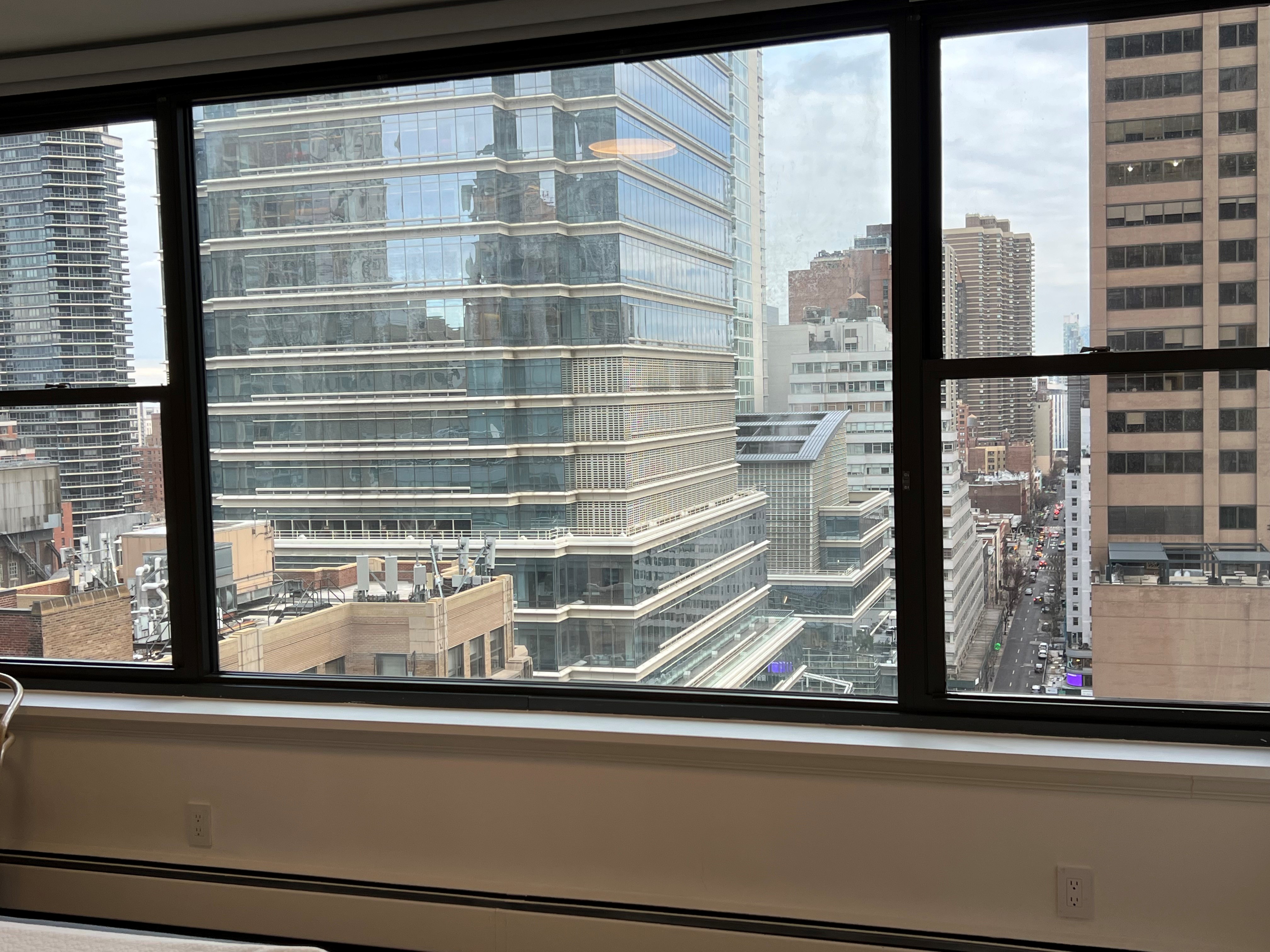 117 East 57th Street, Unit 21H Manhattan, NY 10022 - Photo 13 of 27