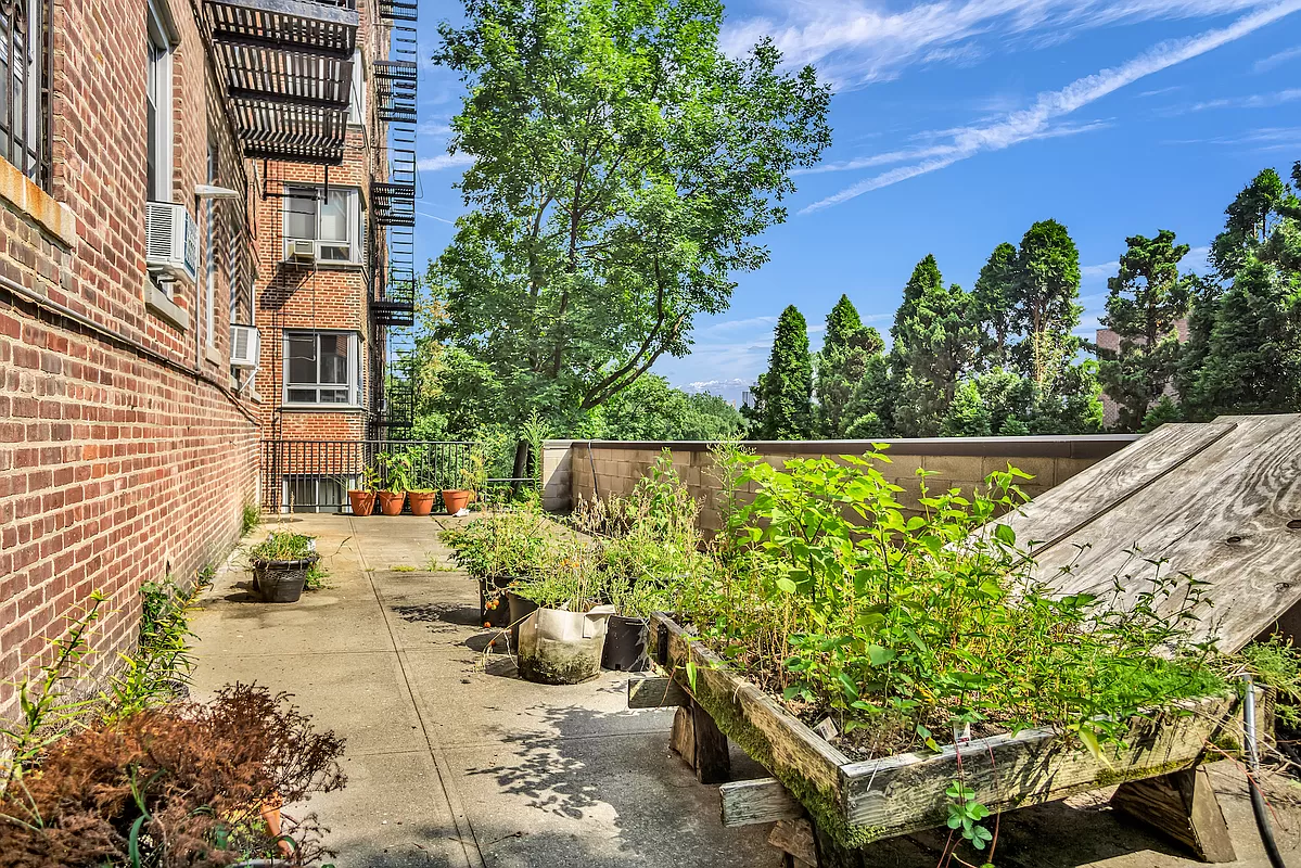 4445 Post Road, Unit 7G Bronx, NY 10471 - Photo 14 of 15 Gallery Image 14