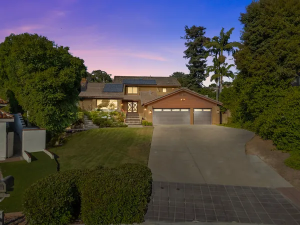 $2,199,000 | 20 Lake Helix Drive, La Mesa, CA 91941