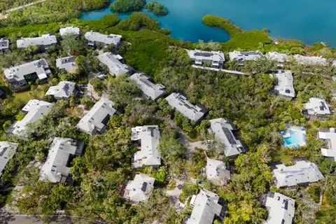 $655,000 | 1479 Landings Circle, Unit 41, Sarasota, FL 34231