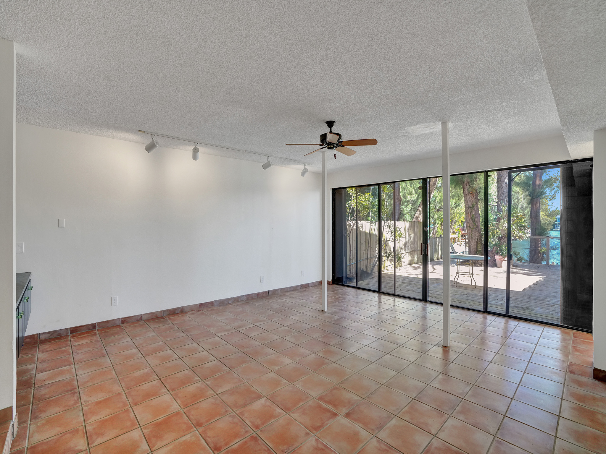 4863 Southwest 71st Place Miami, FL 33155 - Photo 17 of 54