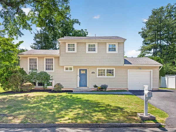 $759,000 | 42 Chestnut Ovl, Orangeburg, NY 10962