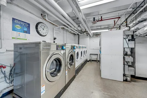 $225,000 | 1 Fordham Hill Ovl, Unit 12C | University Heights