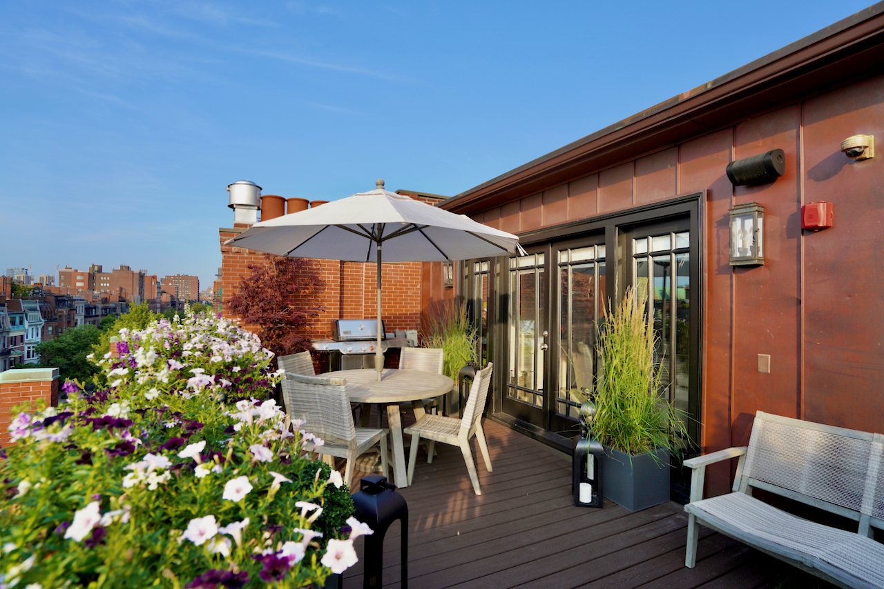 361 Beacon Street, Unit PH Boston, MA 02116 - Photo 8 of 9 a outdoor living space with furniture and garden view